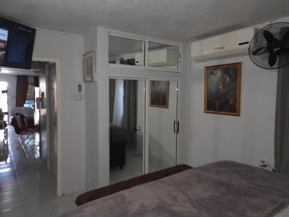 Zipcode Hideaway Guesthouse Portmore Exterior photo