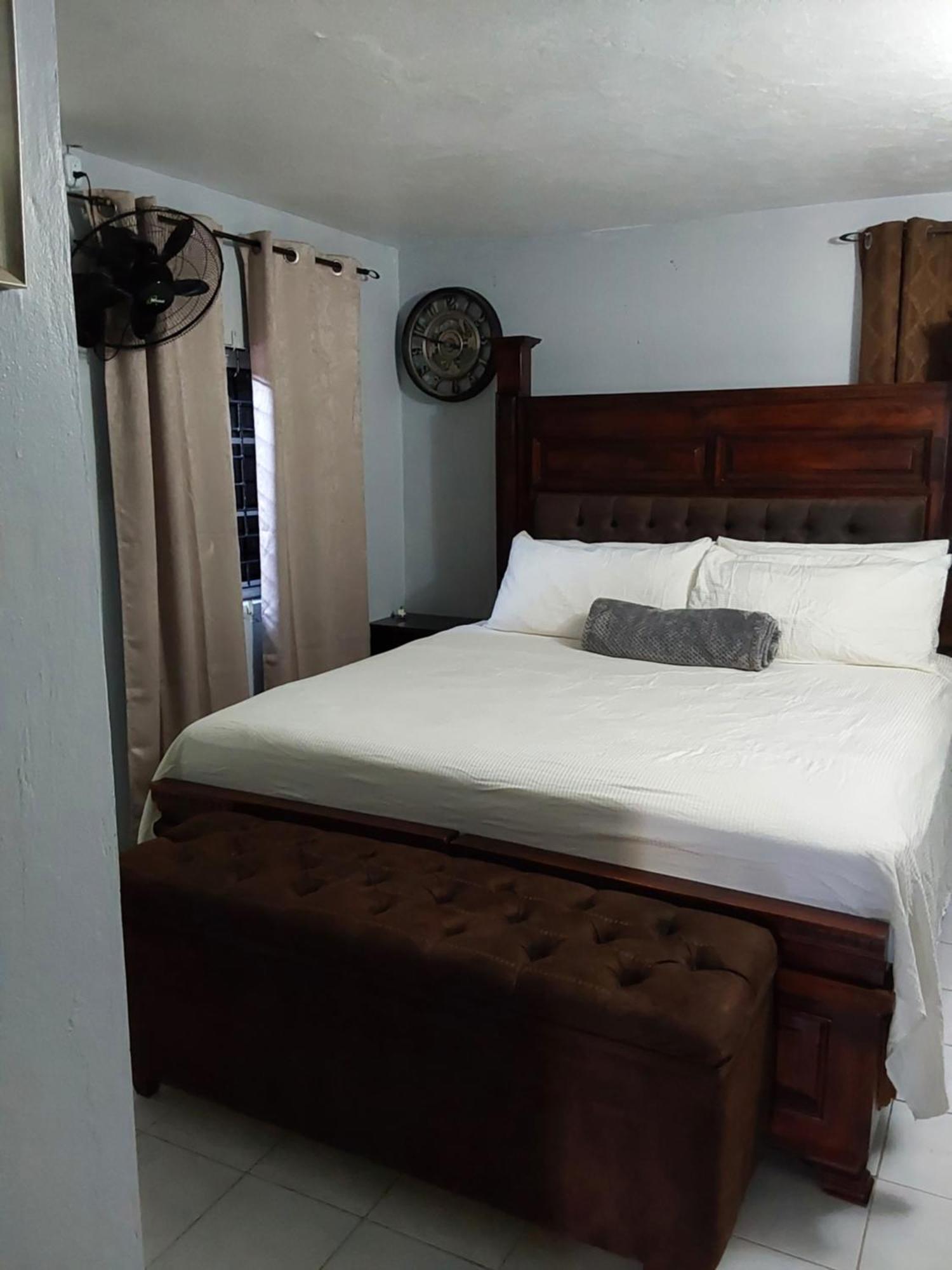 Zipcode Hideaway Guesthouse Portmore Exterior photo