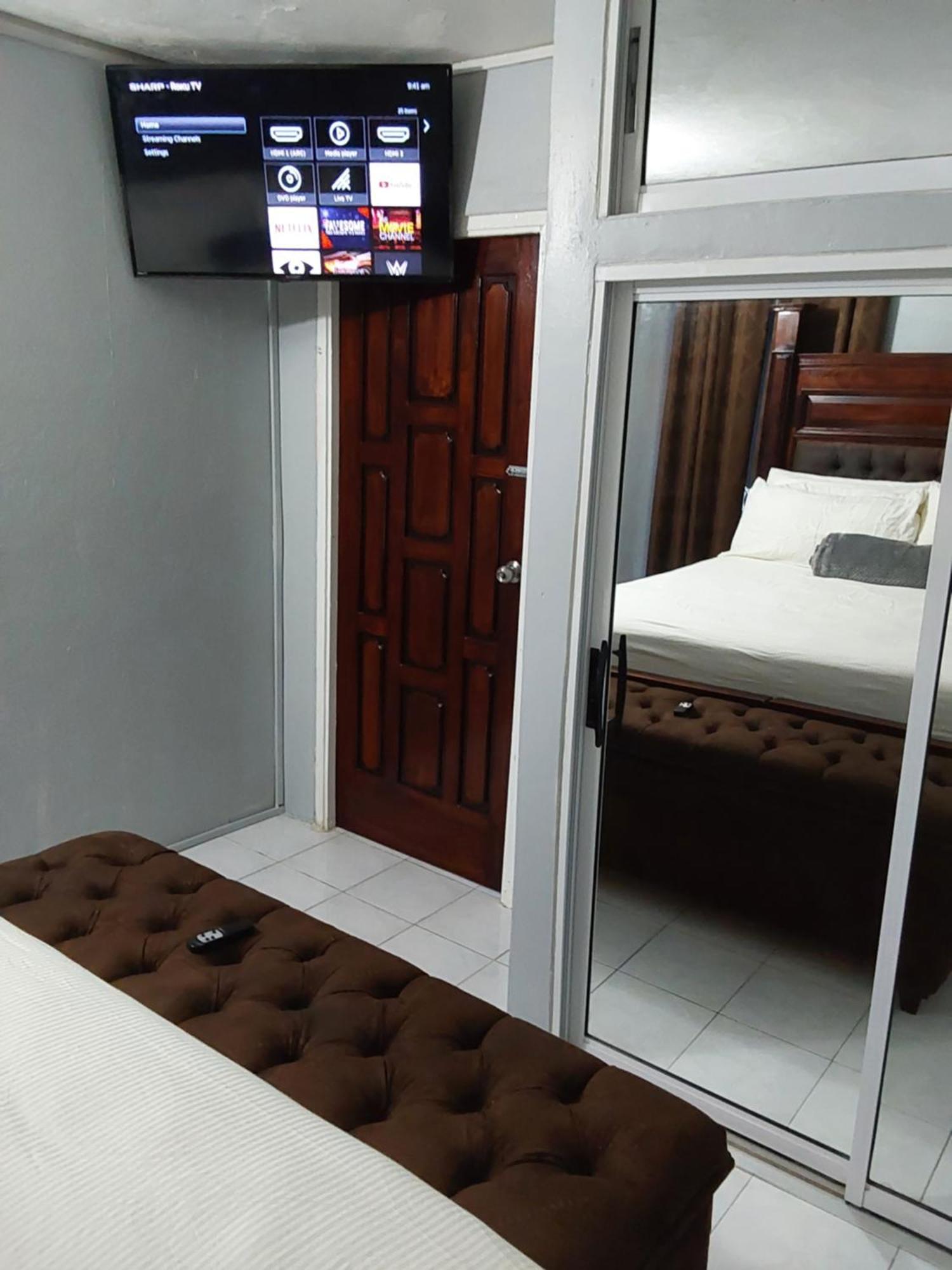 Zipcode Hideaway Guesthouse Portmore Exterior photo